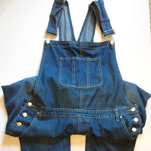 Overalls with front pockets